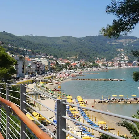 Monte Enrico - With Pool - Happy * كامبوروسو