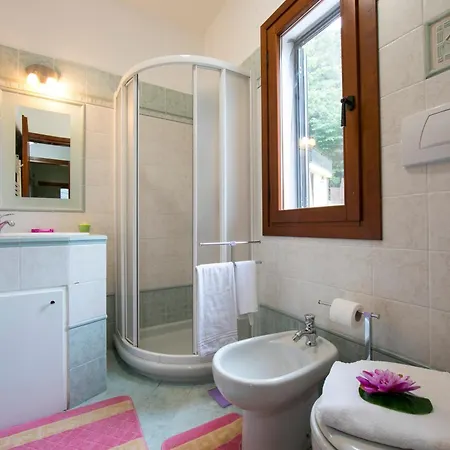 Monte Enrico - With Pool & Jacuzzi - Happy Vila *
