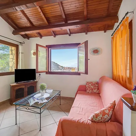 Monte Enrico - With Pool & Jacuzzi - Happy Vila *