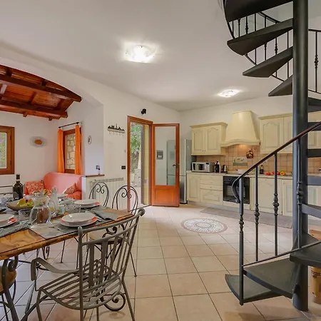 Monte Enrico - With Pool & Jacuzzi - Happy Vila Camporosso (Liguria)