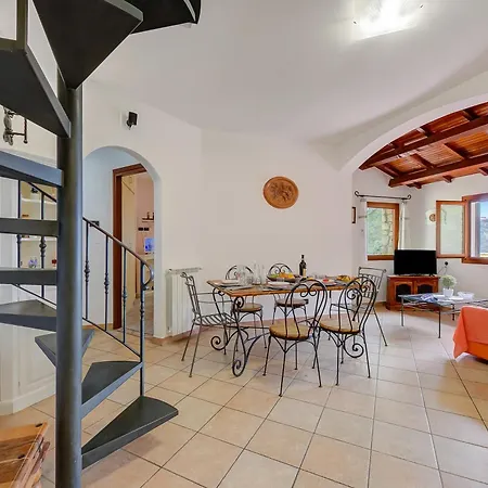 Monte Enrico - With Pool & Jacuzzi - Happy