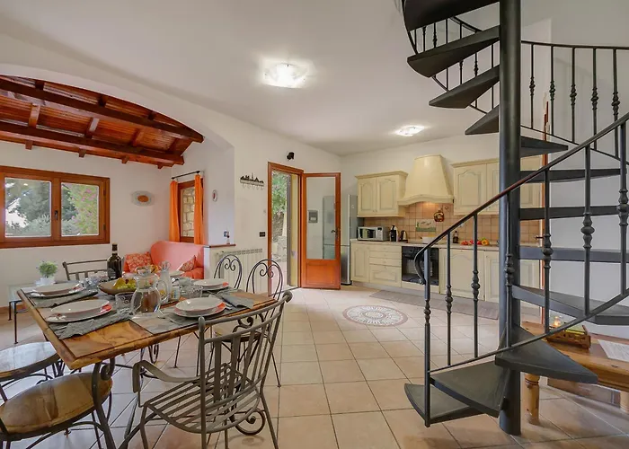 Monte Enrico - Pool And Whirlpool - Happy Villa Camporosso (Liguria)